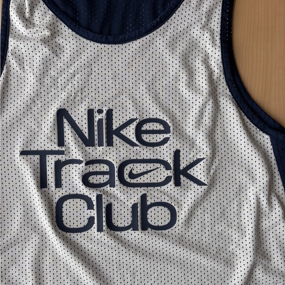 Nike Reversible Dri fit running singlet - Picture 7 of 9